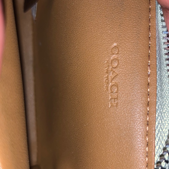 Small Wallet/ Wristlet - Picture 3 of 3